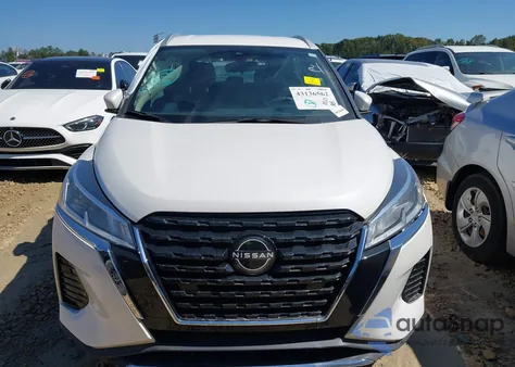 2023 Nissan Kicks Sv Xtronic Cvt z USA, uszkodzony, nr VIN 3N1CP5CV5PL483949